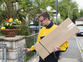 Postmitarbeiter.jpg